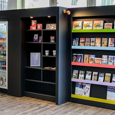 哈雷宜必思尚品酒店 酒店